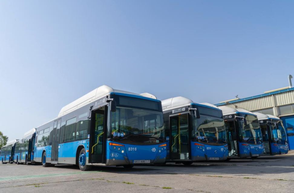 Madrid envía quince autobuses de la EMT a Toledo tras las inundaciones en sus cocheras 