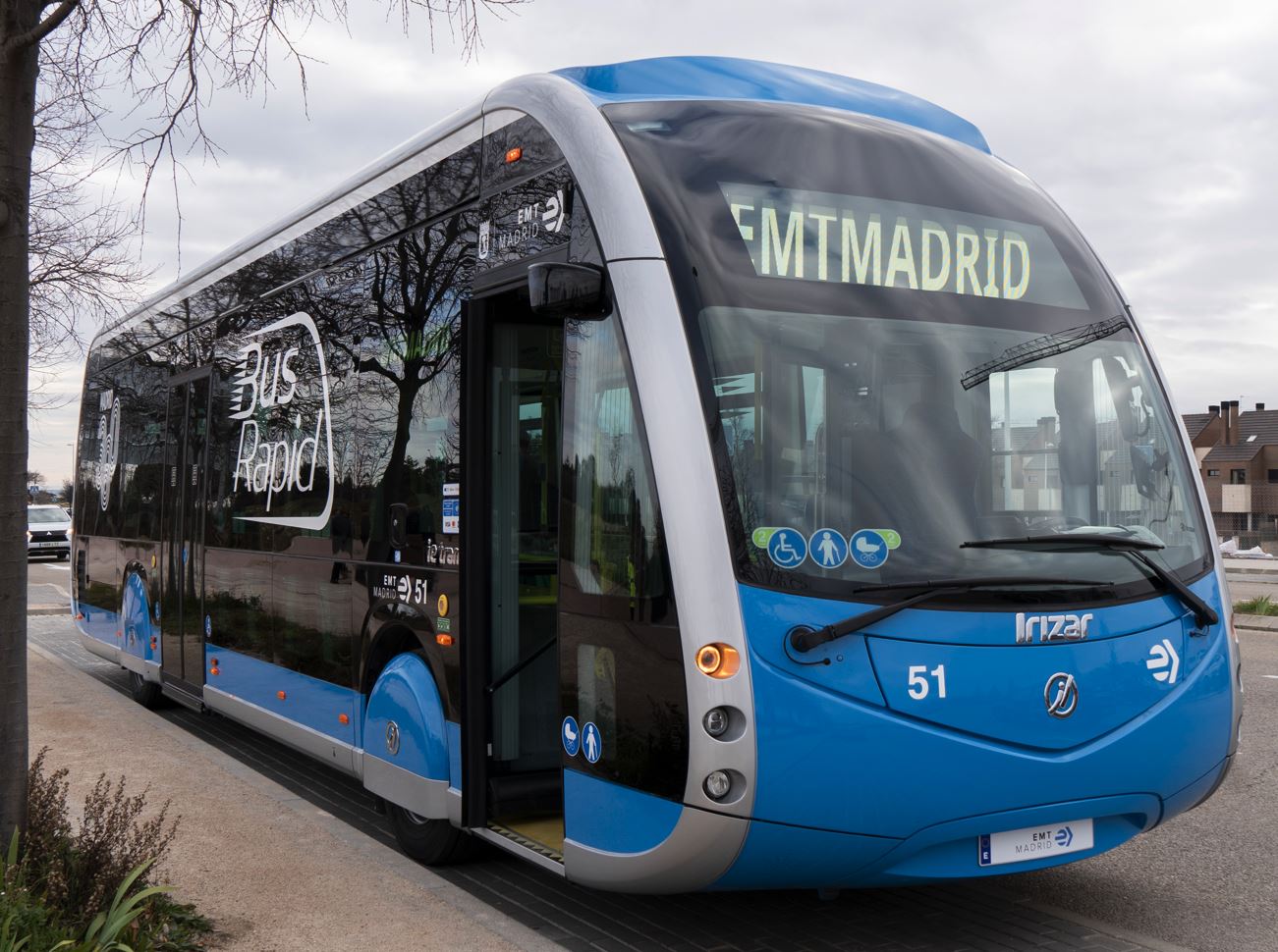 Almeida anuncia que el primer bus rápido cero emisiones y con prioridad semafórica estará operativo 