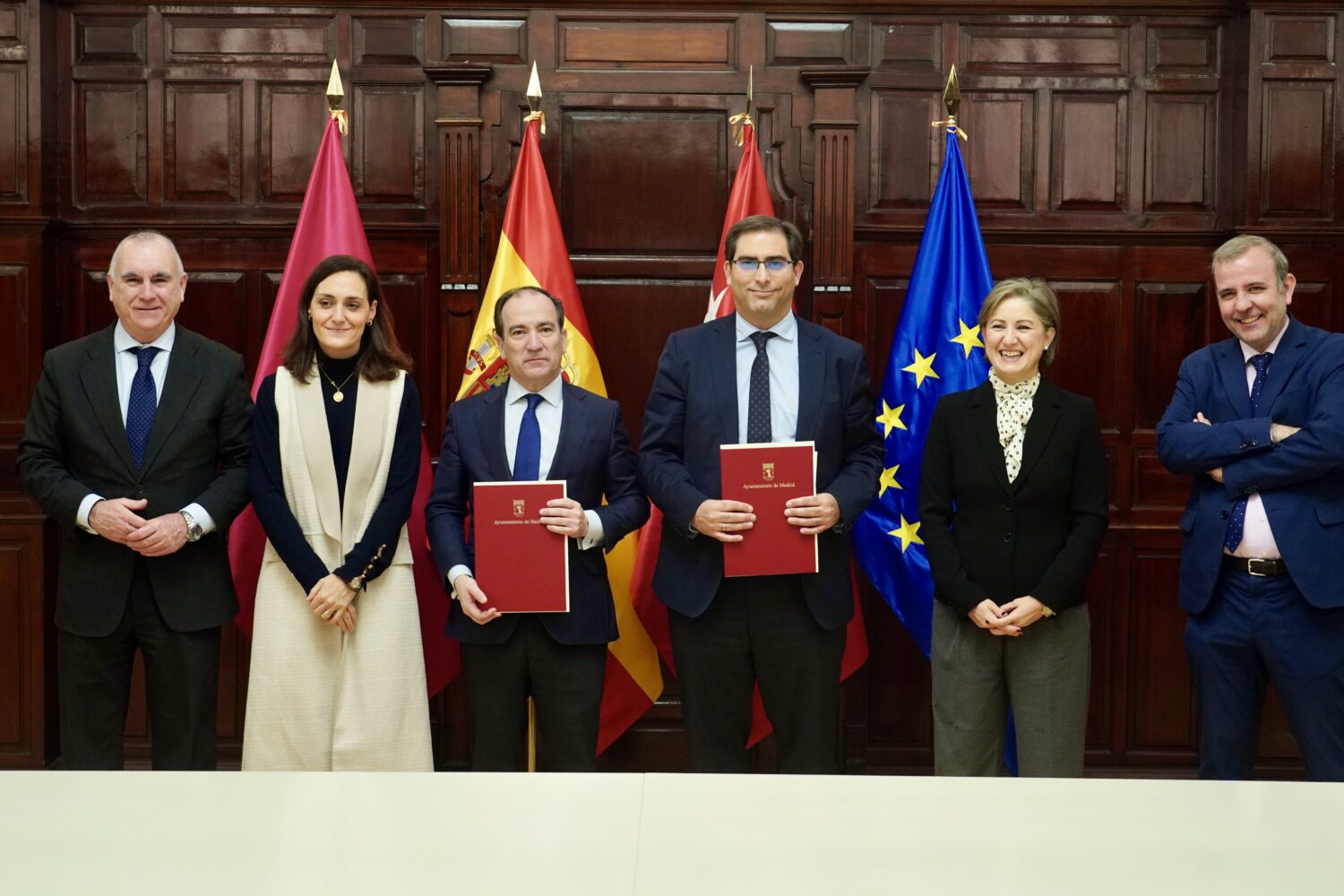 EMT Madrid y la Universidad de Navarra firman un convenio de colaboración en materia de formación e investigación