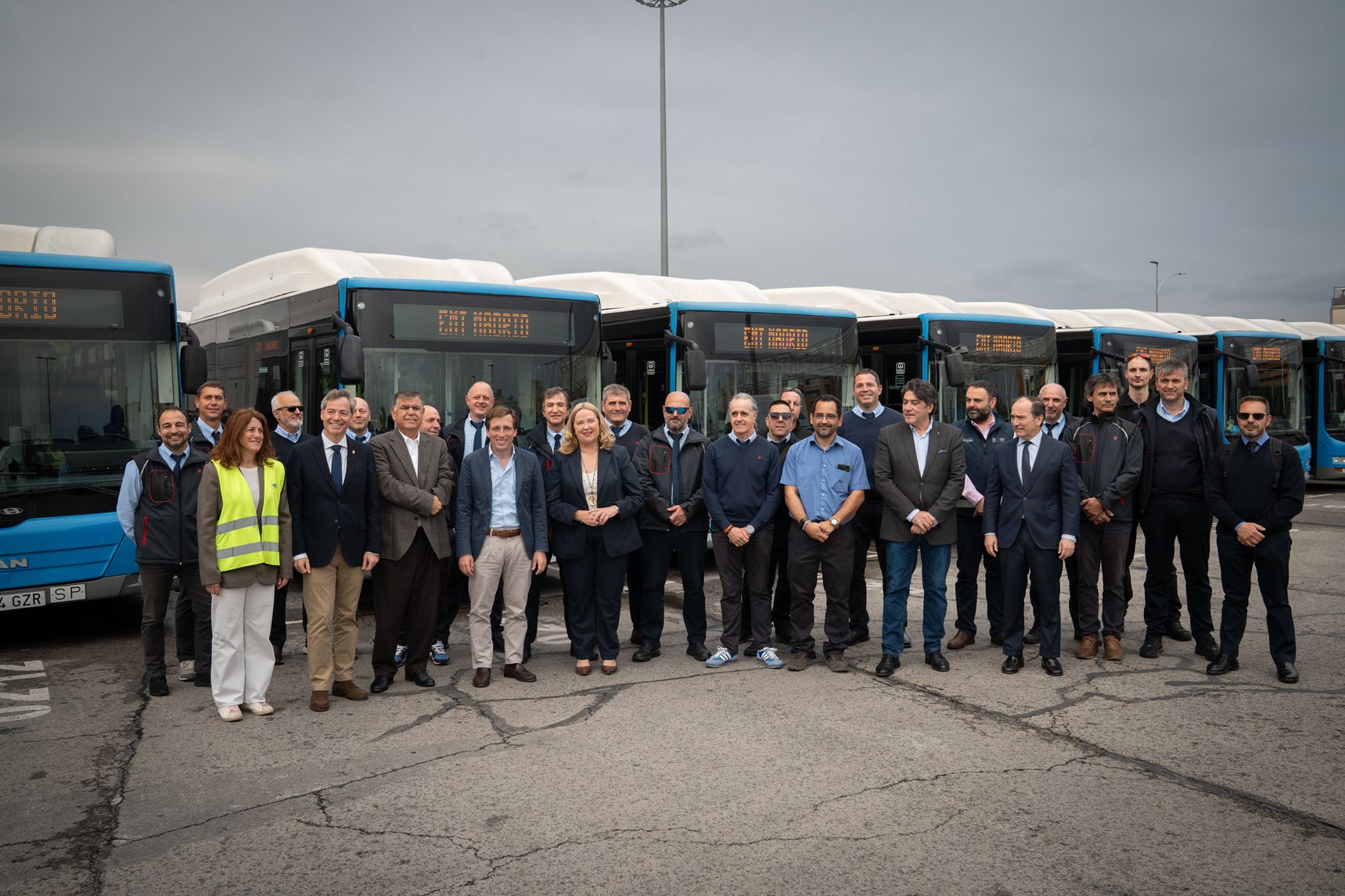 El Ayuntamiento de Madrid envía 40 autobuses a Burgos tras el incendio de la mitad de su flota como muestra de “solidaridad y gratitud”