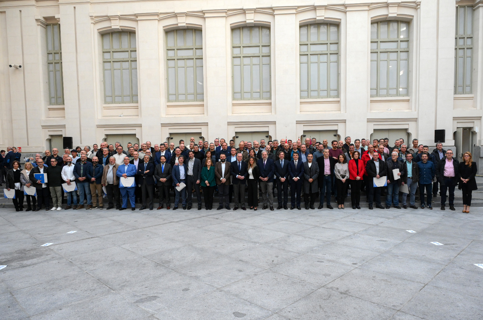 EMT entrega distinciones a un total de 145 empleados por su dedicación, su profesionalidad y sus pro