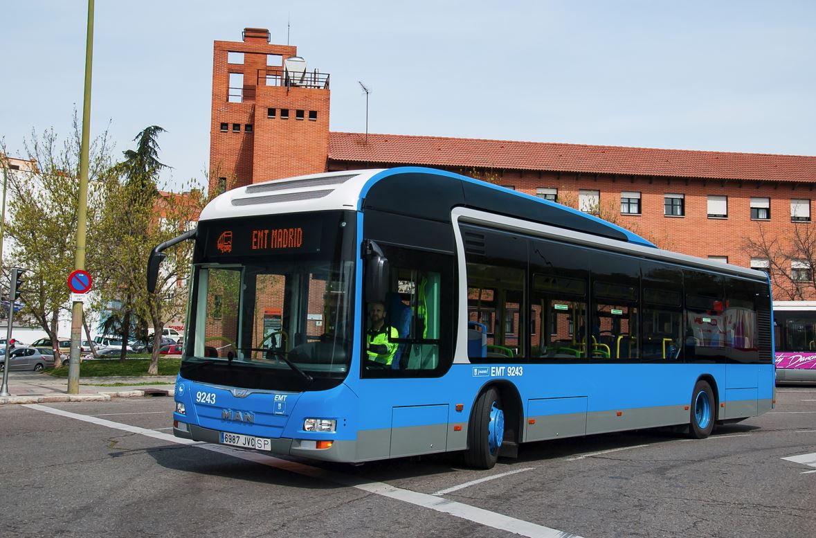 EMT pone a la venta 30 autobuses híbridos de segunda mano