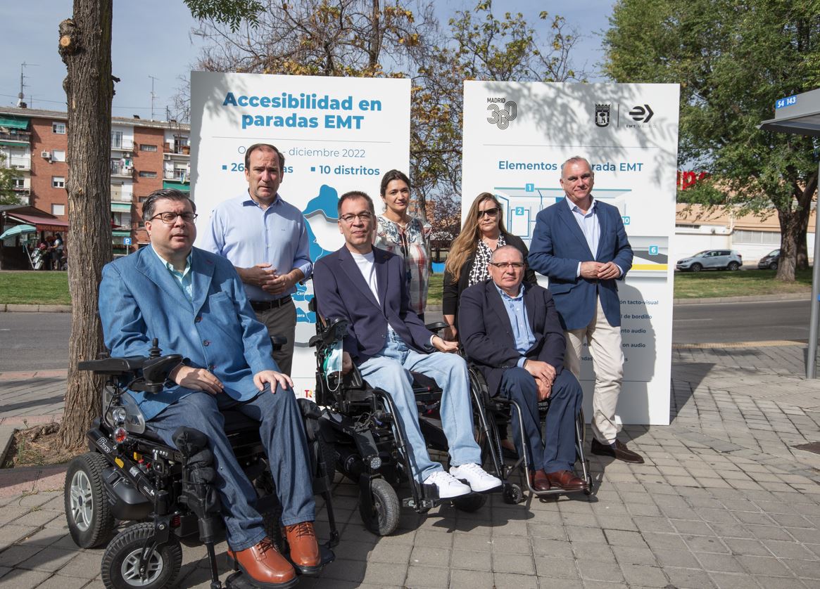 EMT continúa con el plan de mejora de accesibilidad en sus paradas de autobuses 