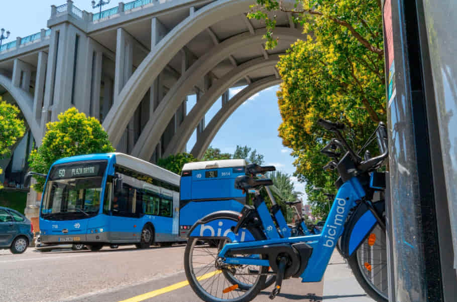 Viajar en los autobuses de EMT Madrid y en las bicicletas de bicimad será gratuito los días 22 y 23 