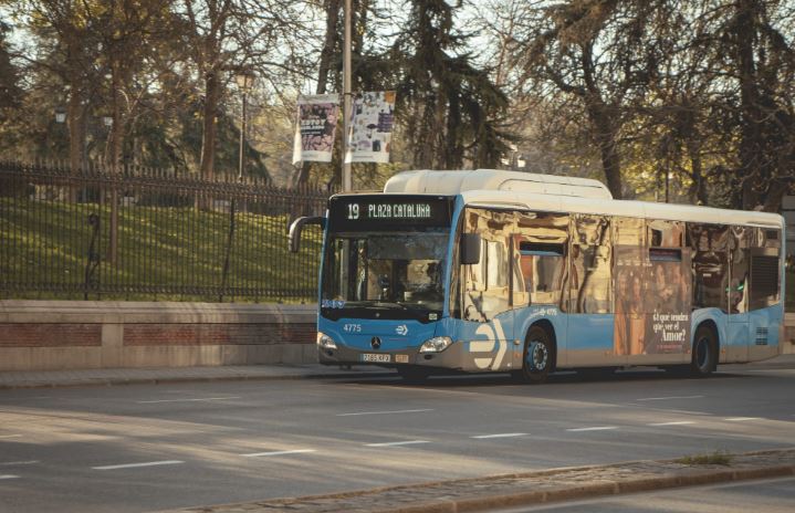 EMT incrementa el servicio en 16 líneas para visitar la Feria del Libro