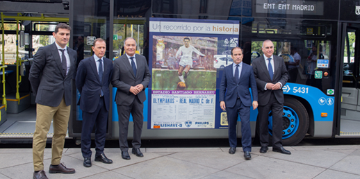 EMT y Fundación Real Madrid presentan una exposición móvil de carteles históricos del club madrileño