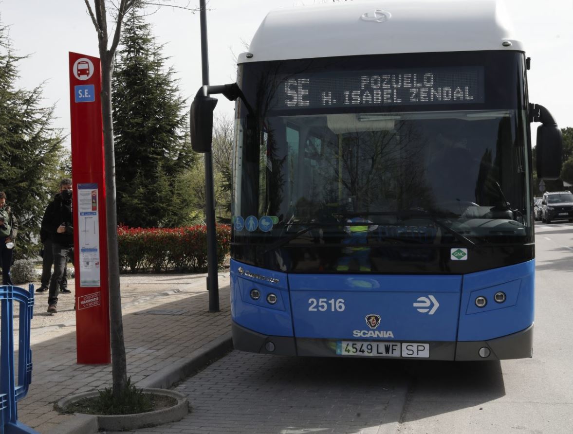 Una línea especial de la EMT trasladará a refugiados ucranianos hasta el Zendal