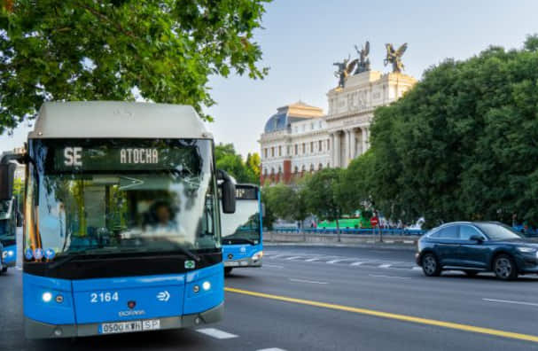 Un servicio especial gratuito de EMT conectará las estaciones de Atocha y Villaverde Alto