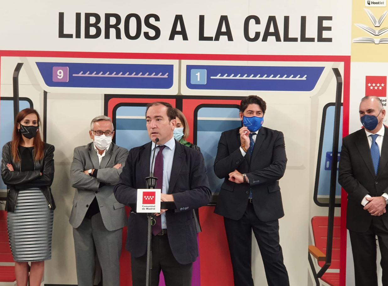 La EMT renueva su apoyo a la campaña ‘Libros a la calle’