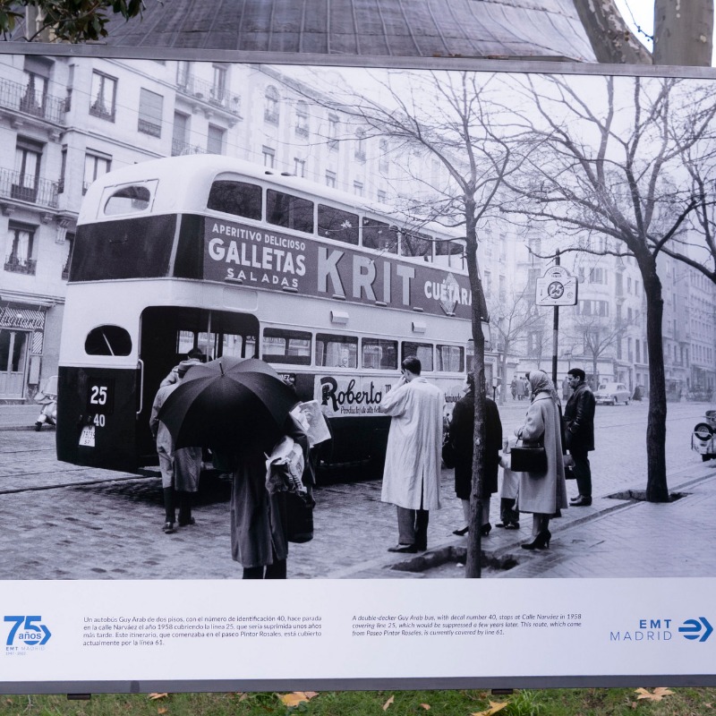 El Paseo de Coches de El Retiro acoge una muestra de fotografías históricas de EMT 