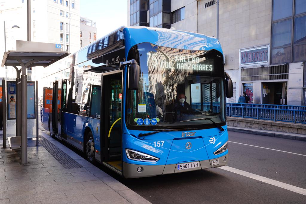 La línea 75 de autobús se suma a la red 100 % eléctrica de la EMT