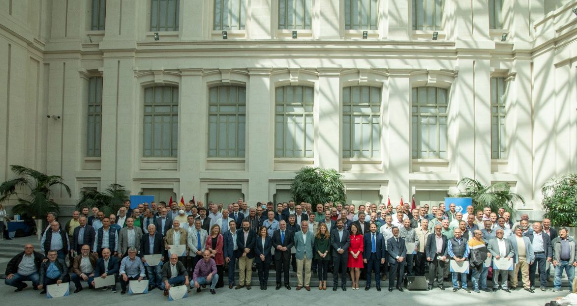 EMT premia la profesionalidad y dedicación de sus empleados más veteranos y los conductores más segu