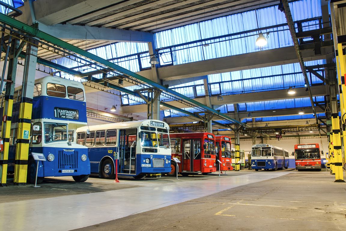 EMT organiza un Rally de Autobuses Históricos en el paseo del Prado este domingo