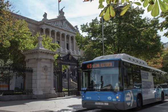 EMT transportó casi 373 millones de viajeros en 2022, 76 millones más que el año anterior 